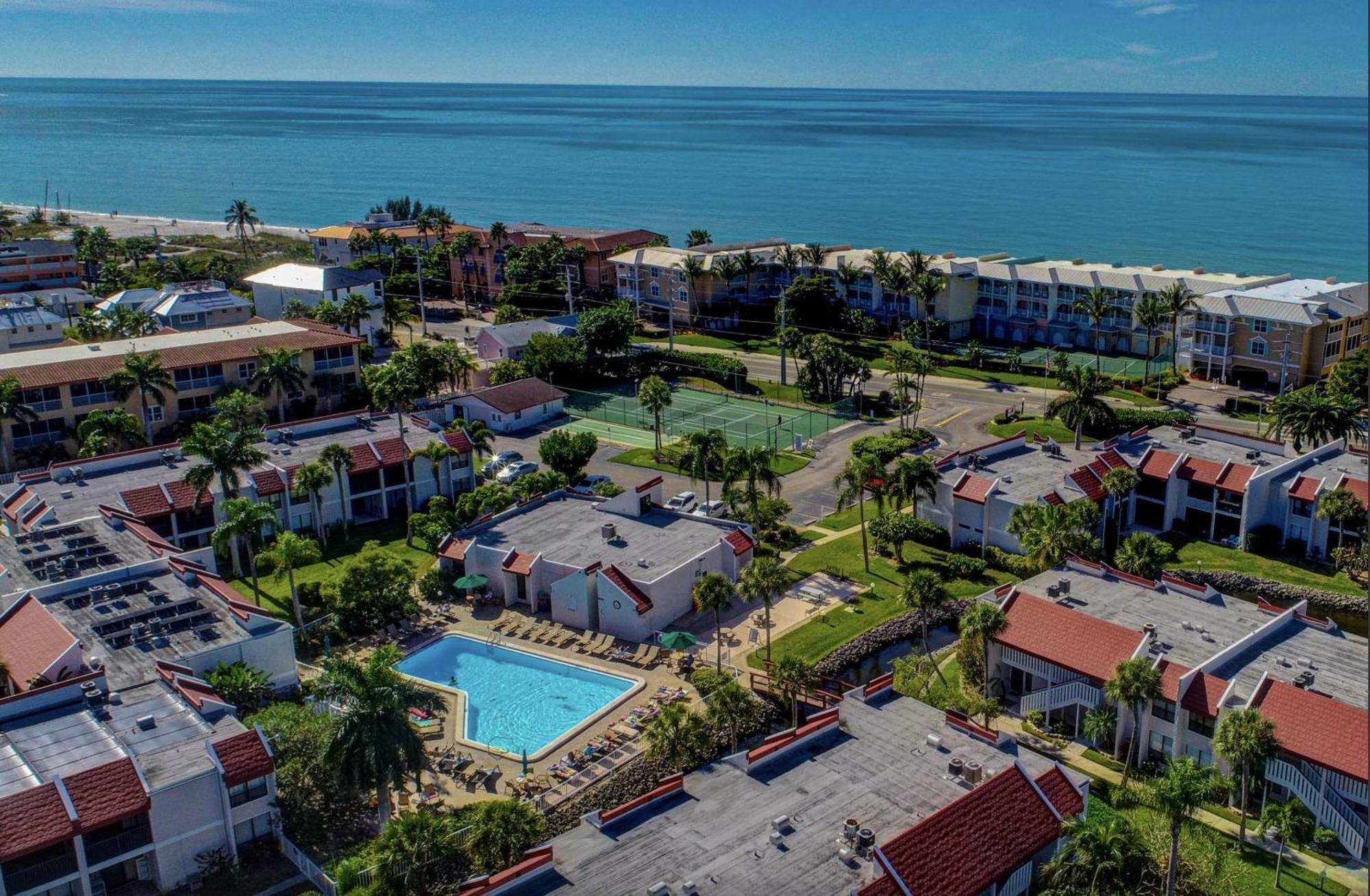 Anna Maria Island Runaway Tropical Dream-One Minute Walk To The Beach-Heated Pool Bradenton Beach Kültér fotó