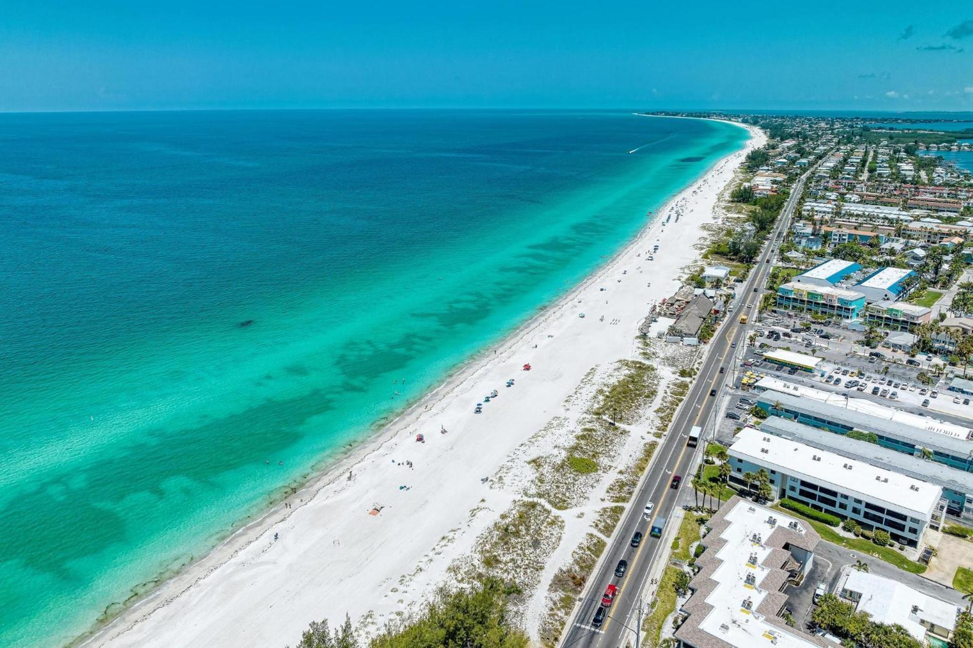 Anna Maria Island Runaway Tropical Dream-One Minute Walk To The Beach-Heated Pool Bradenton Beach Kültér fotó