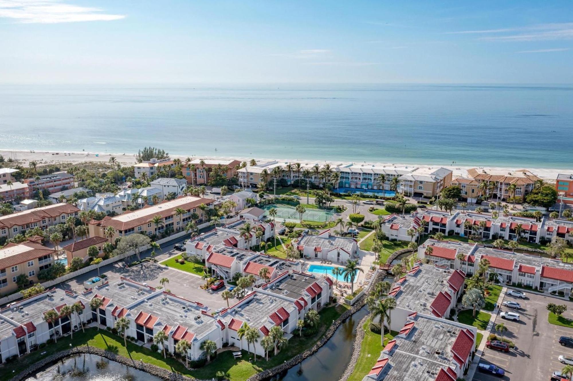 Anna Maria Island Runaway Tropical Dream-One Minute Walk To The Beach-Heated Pool Bradenton Beach Kültér fotó