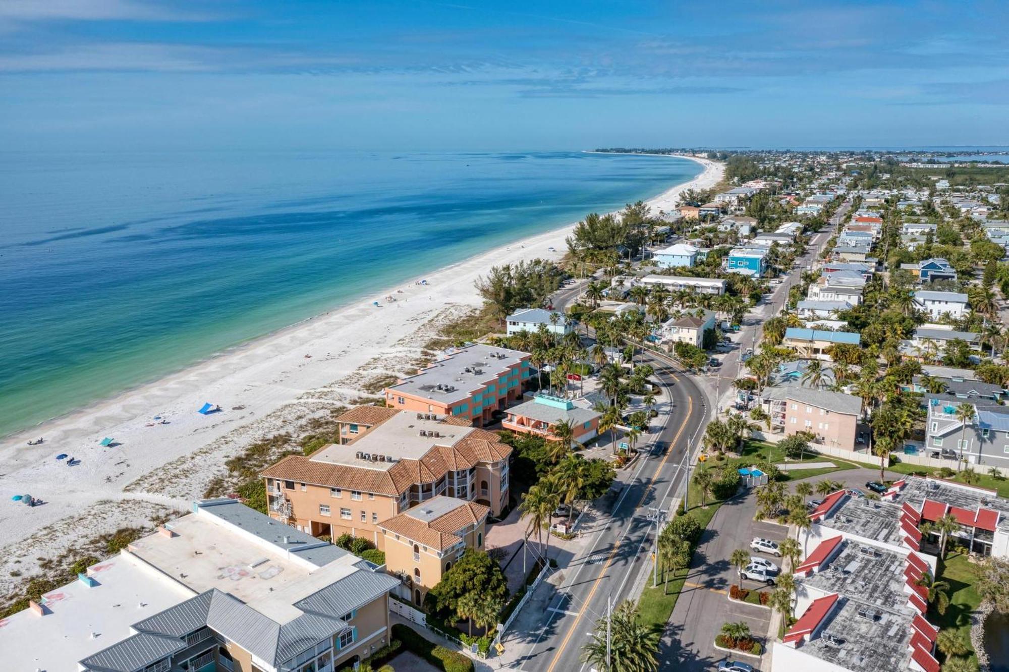 Anna Maria Island Runaway Tropical Dream-One Minute Walk To The Beach-Heated Pool Bradenton Beach Kültér fotó