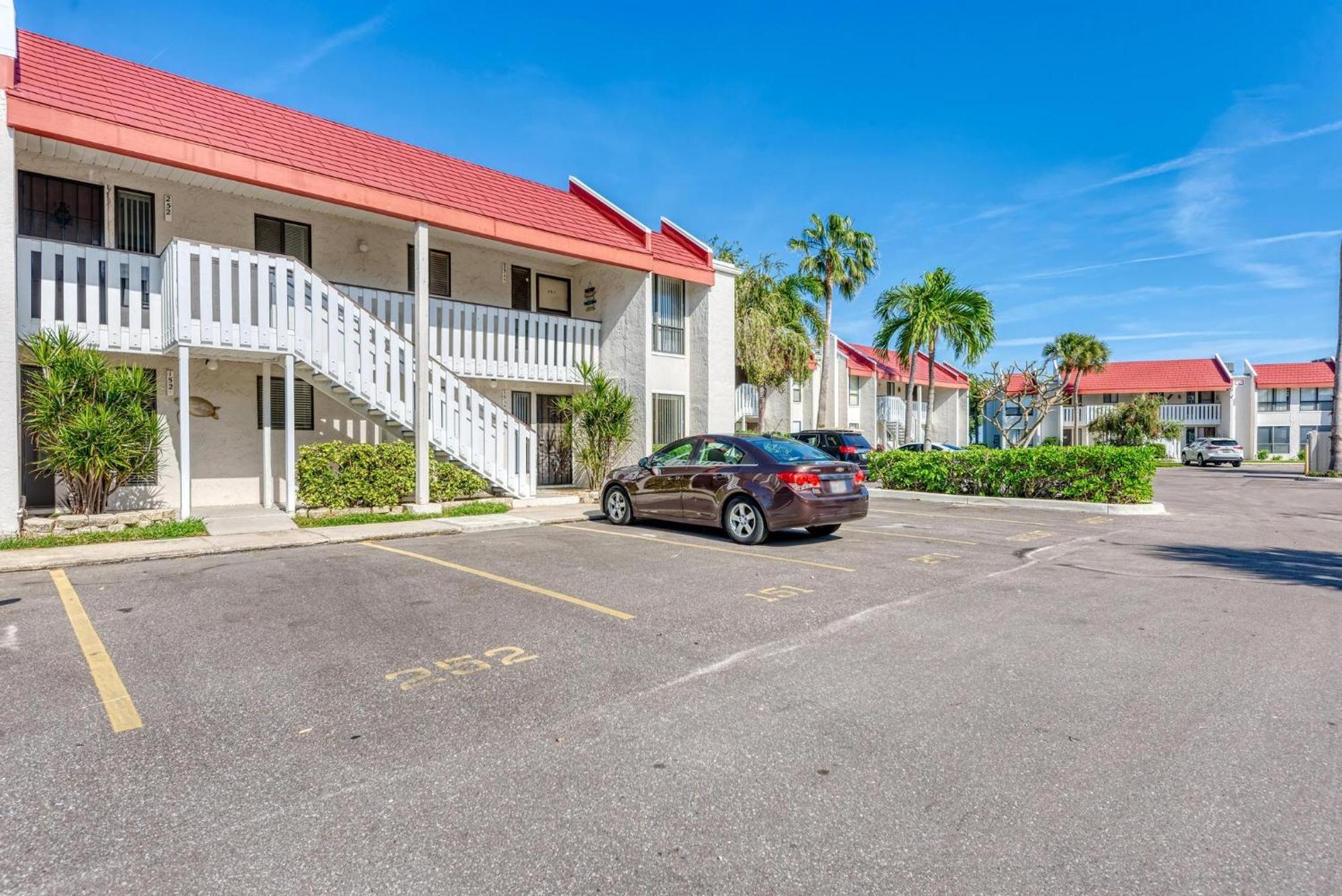 Anna Maria Island Runaway Tropical Dream-One Minute Walk To The Beach-Heated Pool Bradenton Beach Kültér fotó