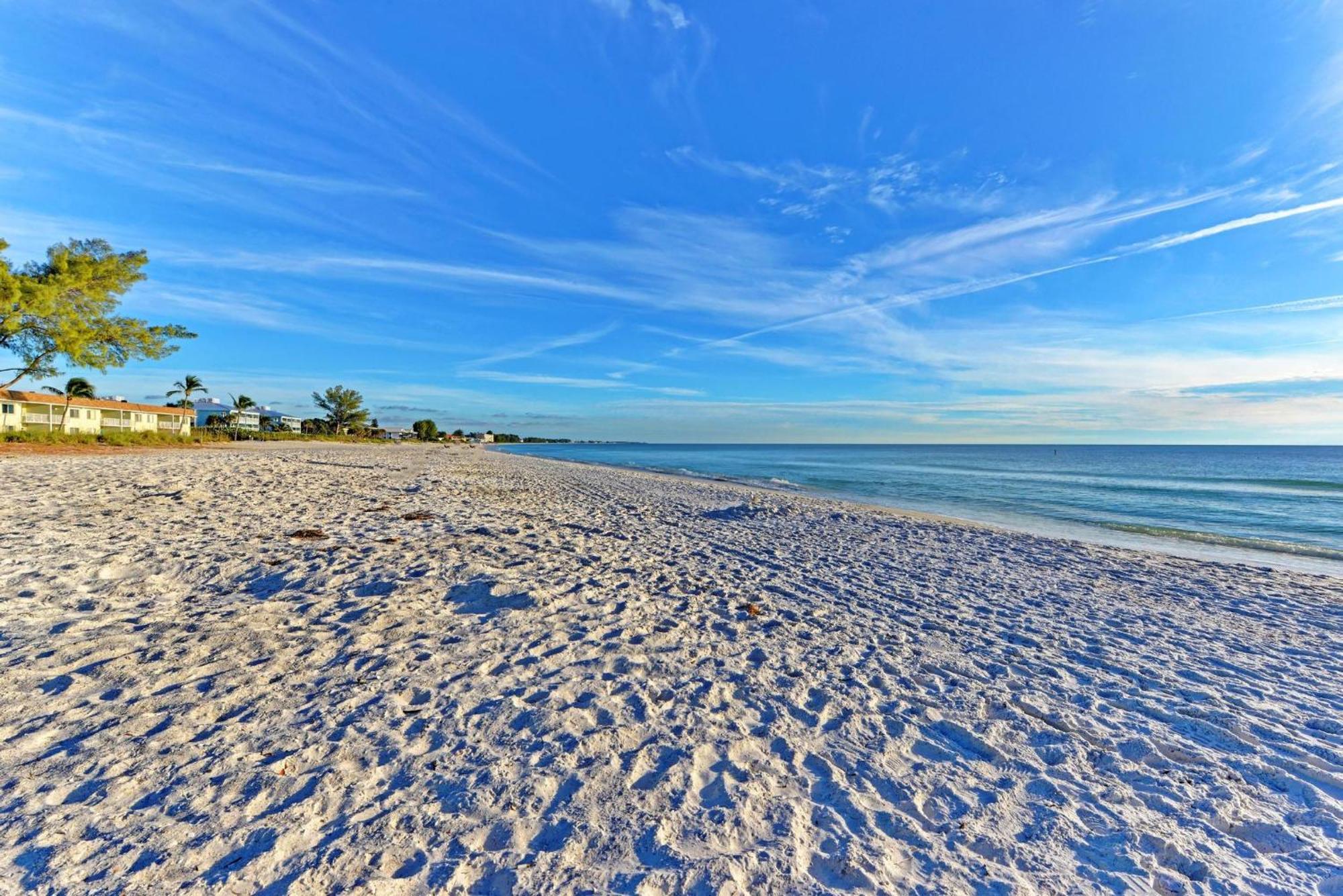 Anna Maria Island Runaway Tropical Dream-One Minute Walk To The Beach-Heated Pool Bradenton Beach Kültér fotó